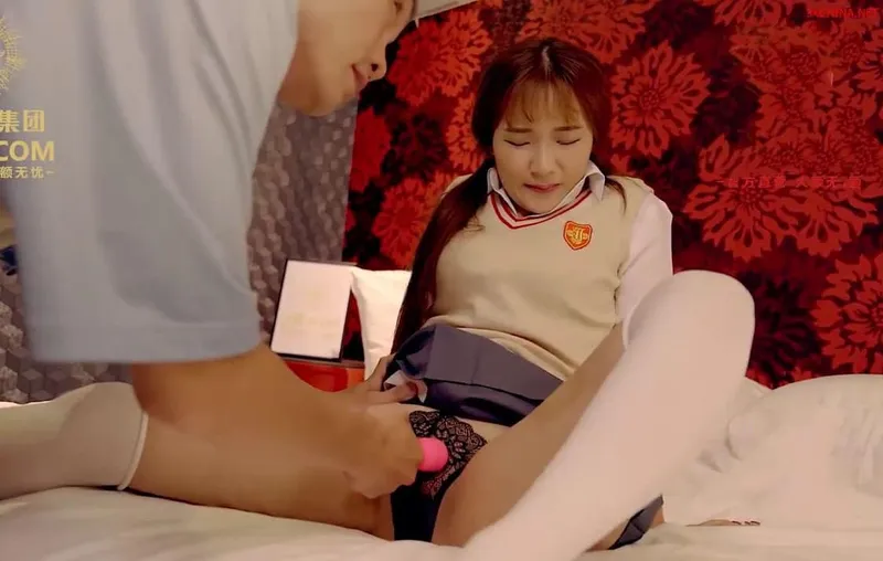 Con nhỏ dùng thân trả nợ cho bố vay tiền bọn xã hội đen