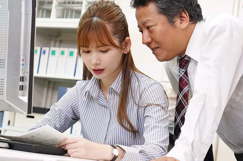 Thư ký tsumugi akari thường xuyên bị tiền bối bắt tăng ca để…”phạt”